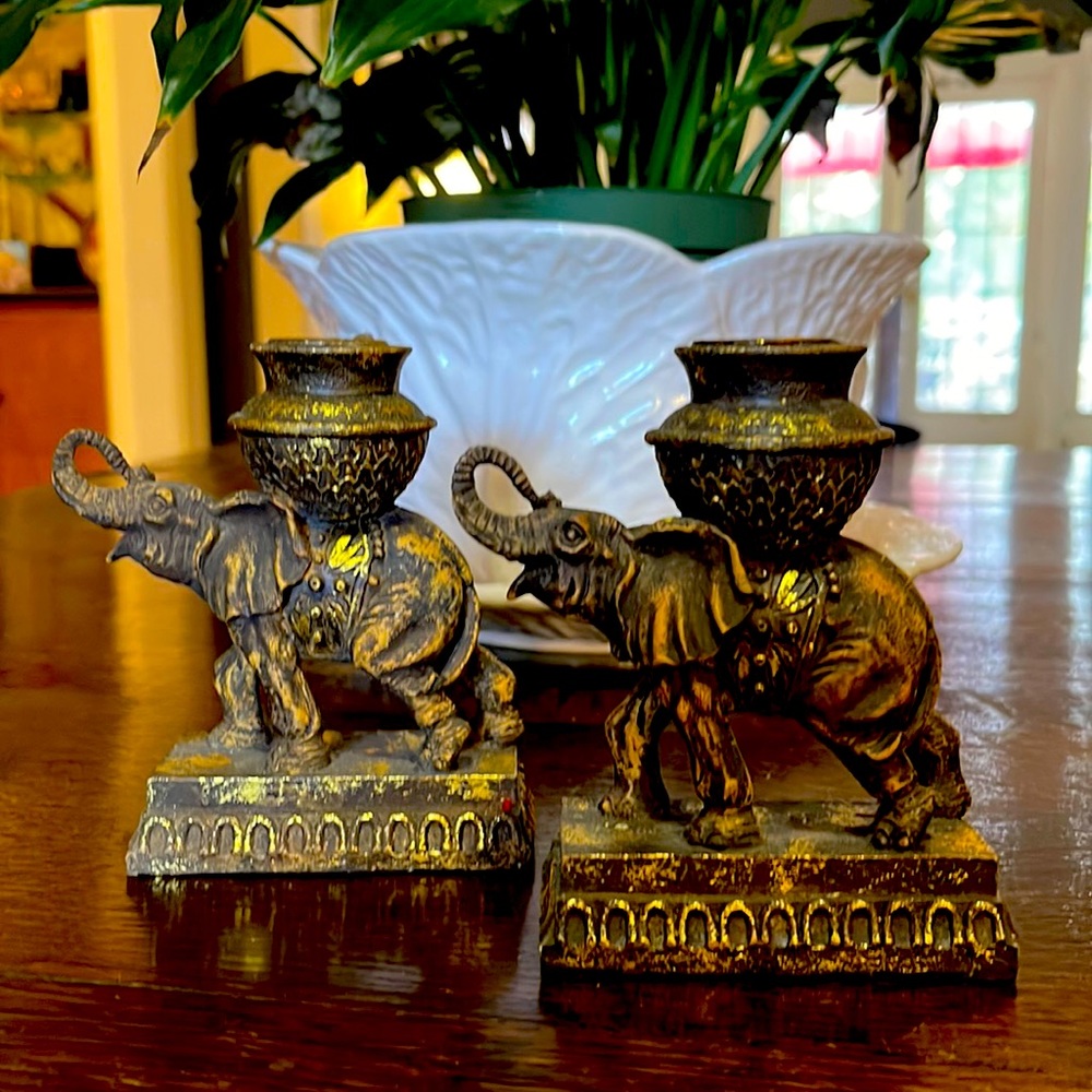 Set of 2 gold elephant candle holders. Global Views by Kirklands. New in box.